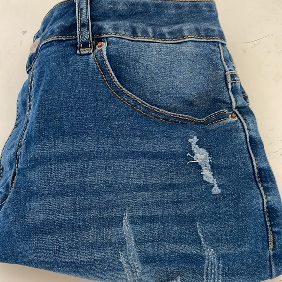 Sz L Cut-Off Jean Shorts - Picture 6 of 6